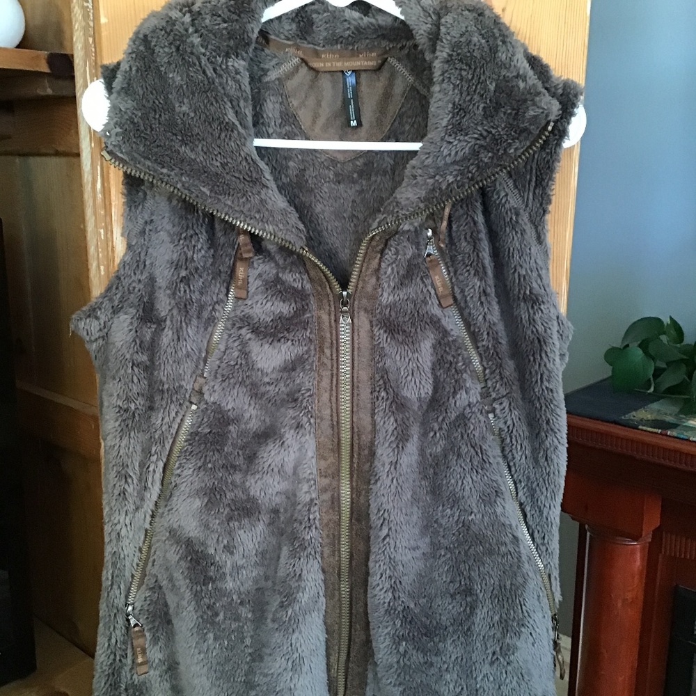 Kuhl Women's Faux Fur Hooded Vest in Charcoal Gray